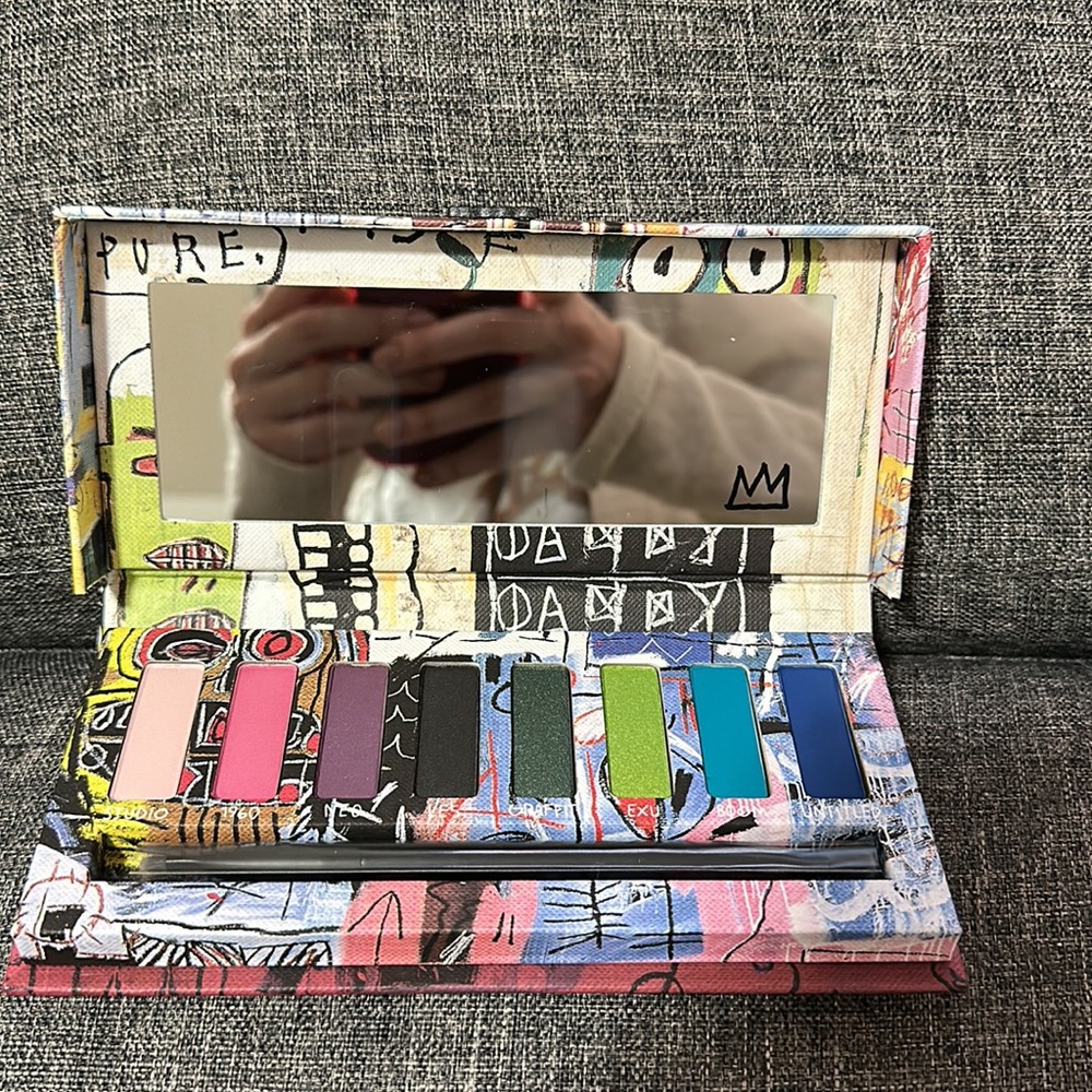 Urban decay Jean-michel Basquiat tenant eyeshadow pallet new in box never used - Picture 2 of 3